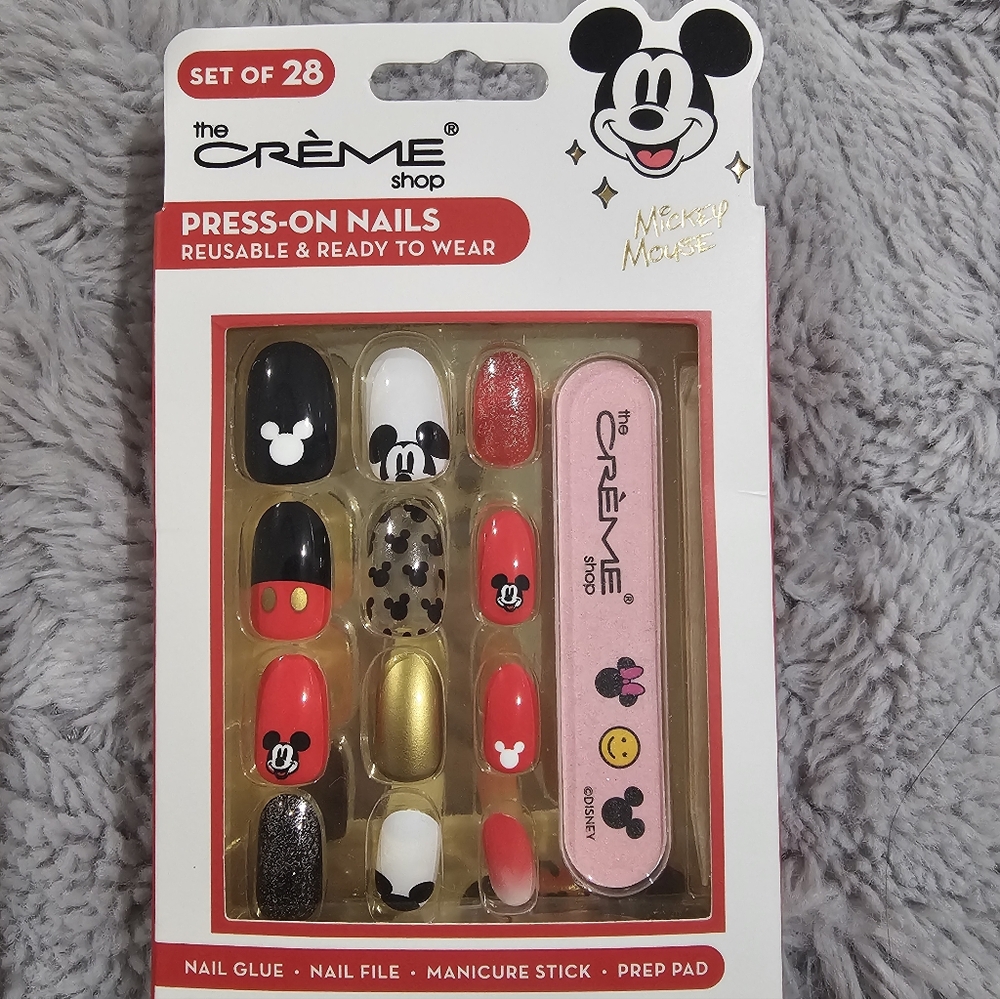 Press on mickey nails